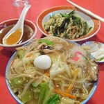 大陸 - 中華丼600円