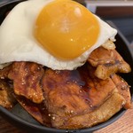ブタサン ホッカイドウ - 豚玉丼の肉大盛り1100円