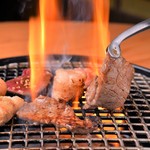 大衆焼肉 炭で肉