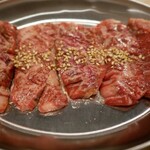 和牛焼肉大衆酒場 ホルモン博多春吉のじゃん横 - 