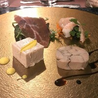 シンフォニー東京湾クルーズ - オードブル…白神山地のハモンセラーノを含む
                    海の幸・山の幸 オードブル四点盛り