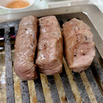 大幸園 - 厚さがあるので2面では無くて6面ちゃんと焼く