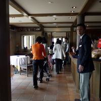 シーフードイタリアン　ポルト - お店中央の