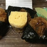 ローソン - 小ぶりなうなぎおにぎりが3つに1個は玉子焼き付き！


おいおい！この場合香の物は『奈良漬け』にすべきだろうよ！


