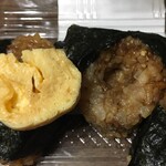 ローソン - ありゃ！

玉子焼きの下に鰻は無く、具を入れる型の穴っぽこだけ^^;


