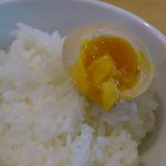 はまんど - 地ごはん味玉のせ（ホントは落とし卵の半熟がベスト）