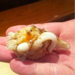 寿し芳 - ゲソの握りは手に直接