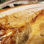 産直仕入れの北海道定食屋 北海堂 - 骨を外すと脂が溢れてきます♪