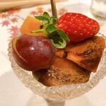うを徳 - フルーツの盛り合わせ（黒あま･秋王･とちおとめ･紫苑）
