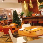 ポップス カフェ ダイン - 店内