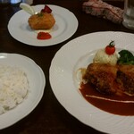 洋食ダチェス - カニクリームコロッケ到着