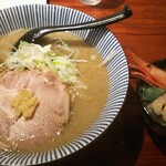 灼味噌らーめん 八堂八 - 味噌らーめん 800円、甘エビのっけ飯 500円、土日各8食になります