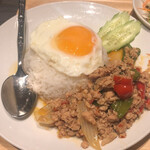 Sukhumvit Soi 39 - ガパオライス