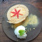 森ノナカノカフェ - 秋のﾛｰﾙｹｰｷ