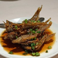 シェフス - ワカサギの素揚げアニスソース