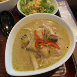 タイ料理 レモングラス - グリーンチキンカレー