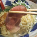 さんくるげ - チャーシューの味付けもスープを邪魔してないだす！