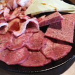 Hakata Motsunabe Horumon Yaki Kotetsu - 