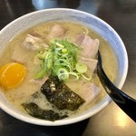 徳島ラーメン ふじい - 徳島ラーメン白　肉玉入　８５０円