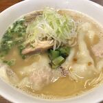 らーめんや なかじゅう亭 - 鶏白湯　ワンタン醤油ラーメン