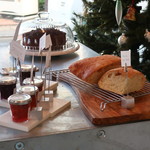 シナモンアンドモア - 