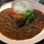 aurLab.　アウラボ - チキンビンダルカレー
            辛さはそれほどなく食べやすい。