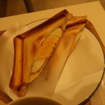 ベルサンパティックカフェ - ハムチーズ＆エッグのホットサンド