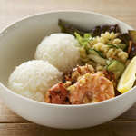 Hawaiian Style Ohana Cafe - 