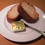 田舎カフェ オーチャード - イタリアンチーズハンバーグの「パン」