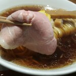 麺屋 坂本01  新潟駅前店 - レアチャーシュー
                                けっこう大ぶりです