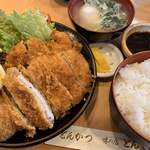 とんよし - 料理写真:とんかつ定食  1000円(税込)