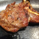 焼き鳥&焼きラム うまいける - ラムチョップ アップ