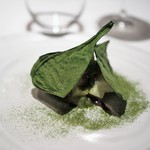 ラチュレ - 平目のカルパッチョ　柚子風味　鹿節　マコモダケ　乾燥小松菜とそのパウダー