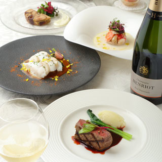 2025クリスマスディナーの受付を開始いたしました