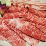 A5山形牛一頭買い焼肉くろべこ - 