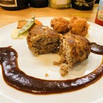 kitchen俊貴 - そのまま→お塩つけて→デミグラスソースをつけて