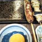 やき鳥小雀 - ネギマとつくね。塩加減がいいですね。
