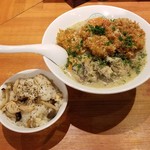 麺屋 六感堂 - 牡蠣のクリームシチューヌードル＋牡蠣フライ＋サーモンとしめじのバターライス