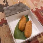 水の里恷 富岳群青 - お夜食として渡されたおいなりさん。