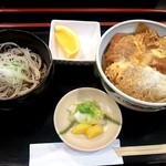 入船 - 本日のセットメニュー　ひれかつ丼とそばセット