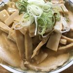 森田屋支店 太田店 - スープはたっぷり、増したシナチクでほぼ麺が見えない