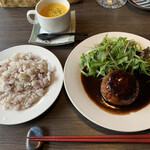 Shikikan Saitou - 霜降り前沢牛のハンバーグステーキ  1550円