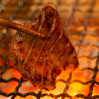 The first-class Cow tongue is grilled by a master master of fire to preserve the flavor!