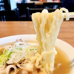 会津喜多方ラーメン 坂新 - 平打ち縮れ麺