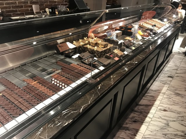 Le Chocolat De H ル ショコラ ドゥ アッシュ 銀座本店 中央区 洋菓子 104 0061 の地図 アクセス 地点情報 Navitime