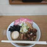 王者-23 - 燕三条ブラックとトッピング盛りチャーシュー