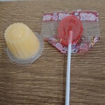 王者-23 - 食後のサービスでもらった飴とゼリー