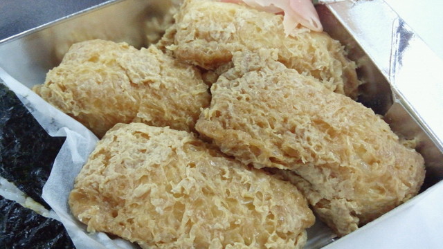 名物は裏返しのいなり寿司 口当たり良い上品な味 By Gaogao 移転 おつな寿司 おつなすし 六本木 寿司 食べログ