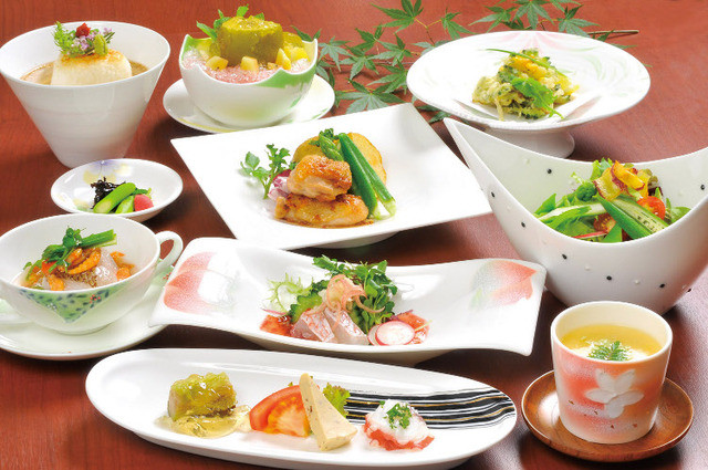 新しい日本料理の魅力をつくる「四季の食材」の組み合わせ方