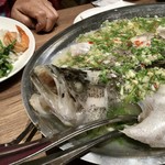 瓦城泰國料理 - 【檸檬清蒸魚(Steamed Seabass Lemon Sauce) 480元約1,630円】スズキのレモンソース(エスニック味)がけ